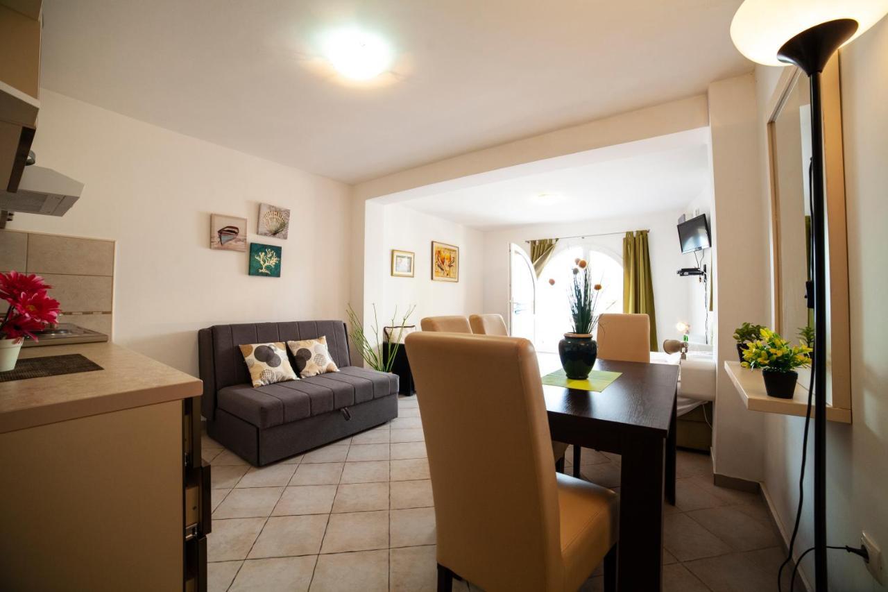 Leut Apartments Tivat Exterior photo